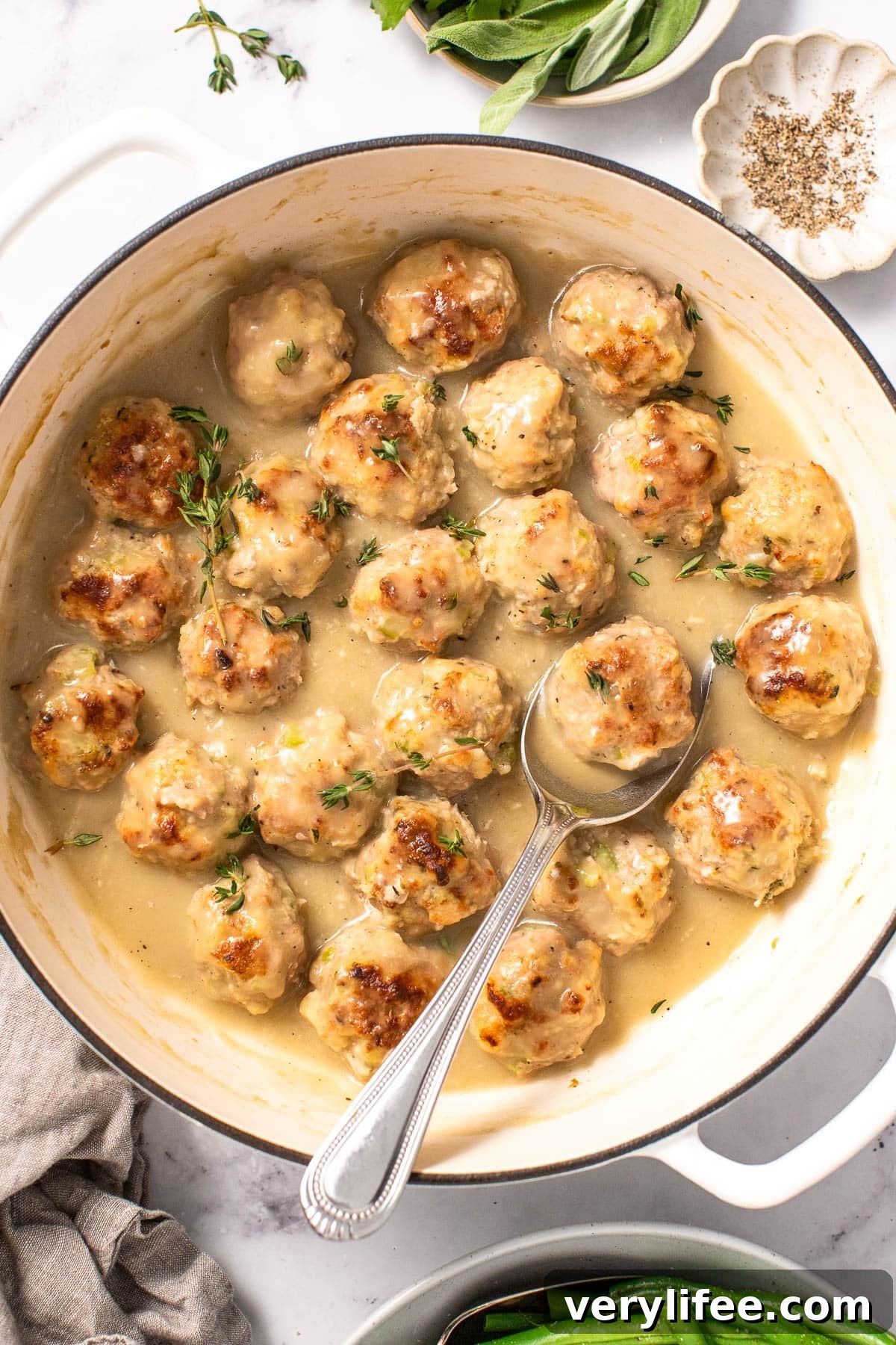 Thanksgiving Turkey Meatballs with Savory Gravy 13 Thanksgiving Turkey Meatballs and Gravy
