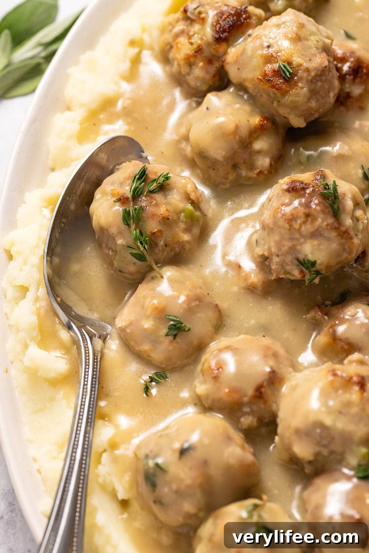 Thanksgiving Turkey Meatballs with Savory Gravy 14 Thanksgiving Turkey Meatballs and Gravy